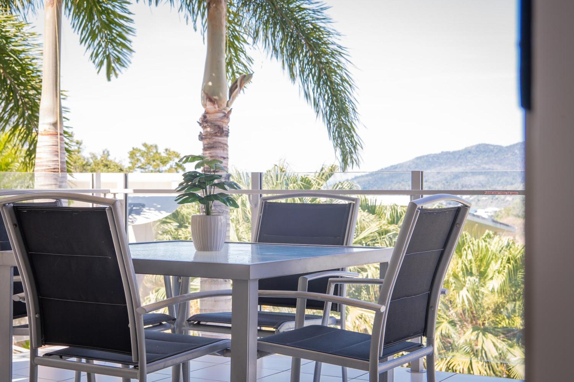 Airlie Summit Apartments Еърли Бийч Екстериор снимка