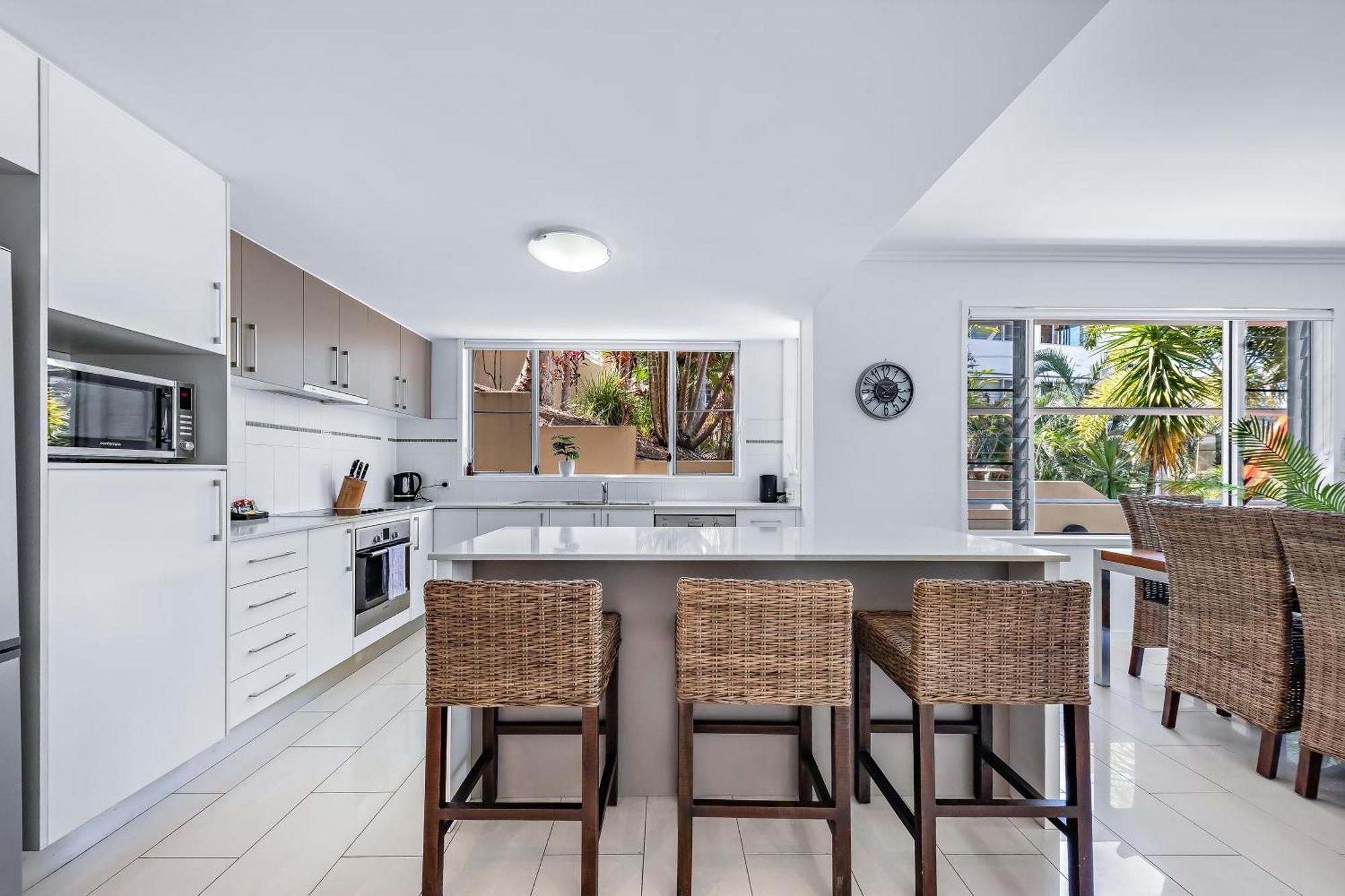 Airlie Summit Apartments Еърли Бийч Екстериор снимка