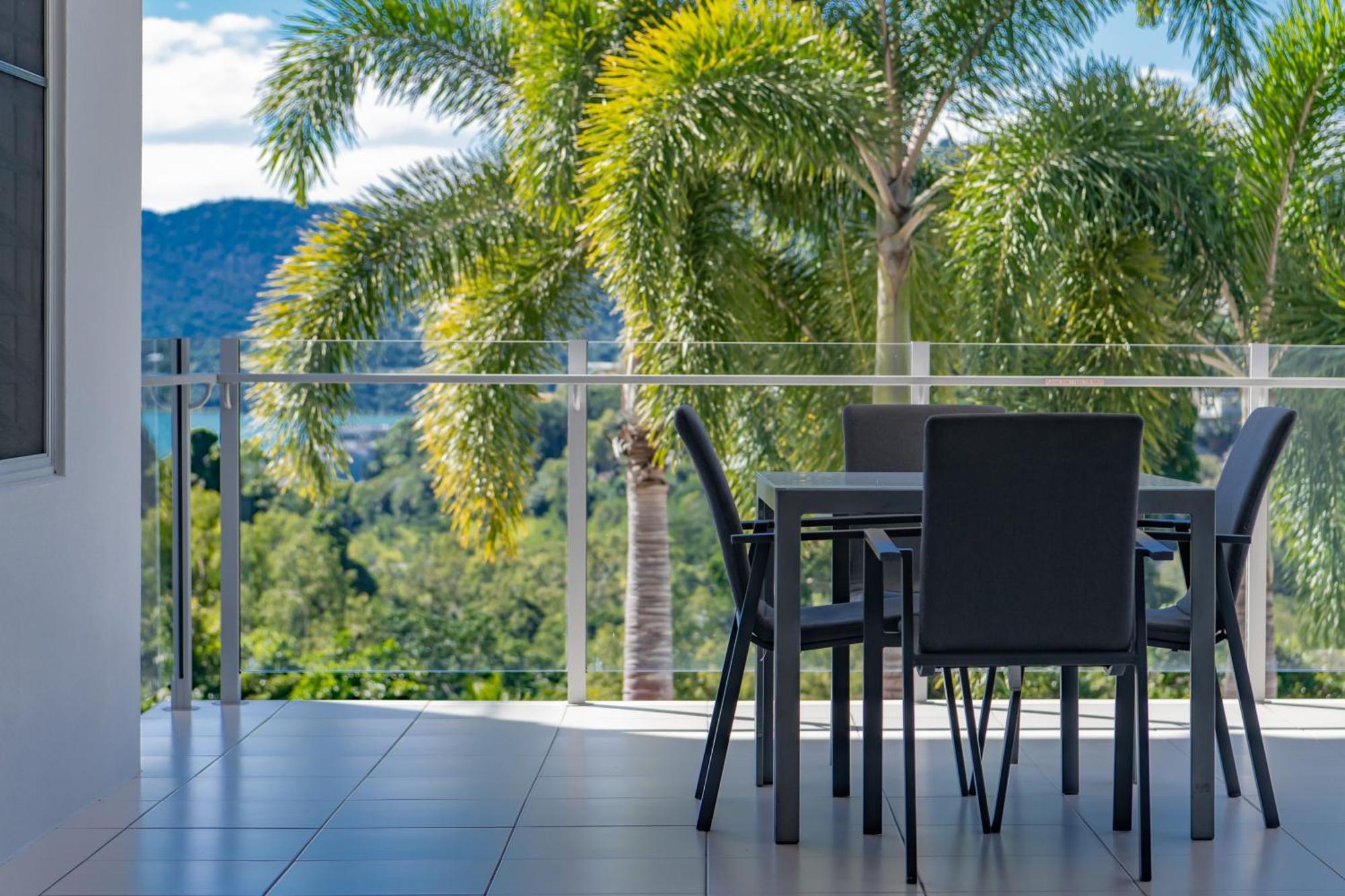 Airlie Summit Apartments Еърли Бийч Екстериор снимка