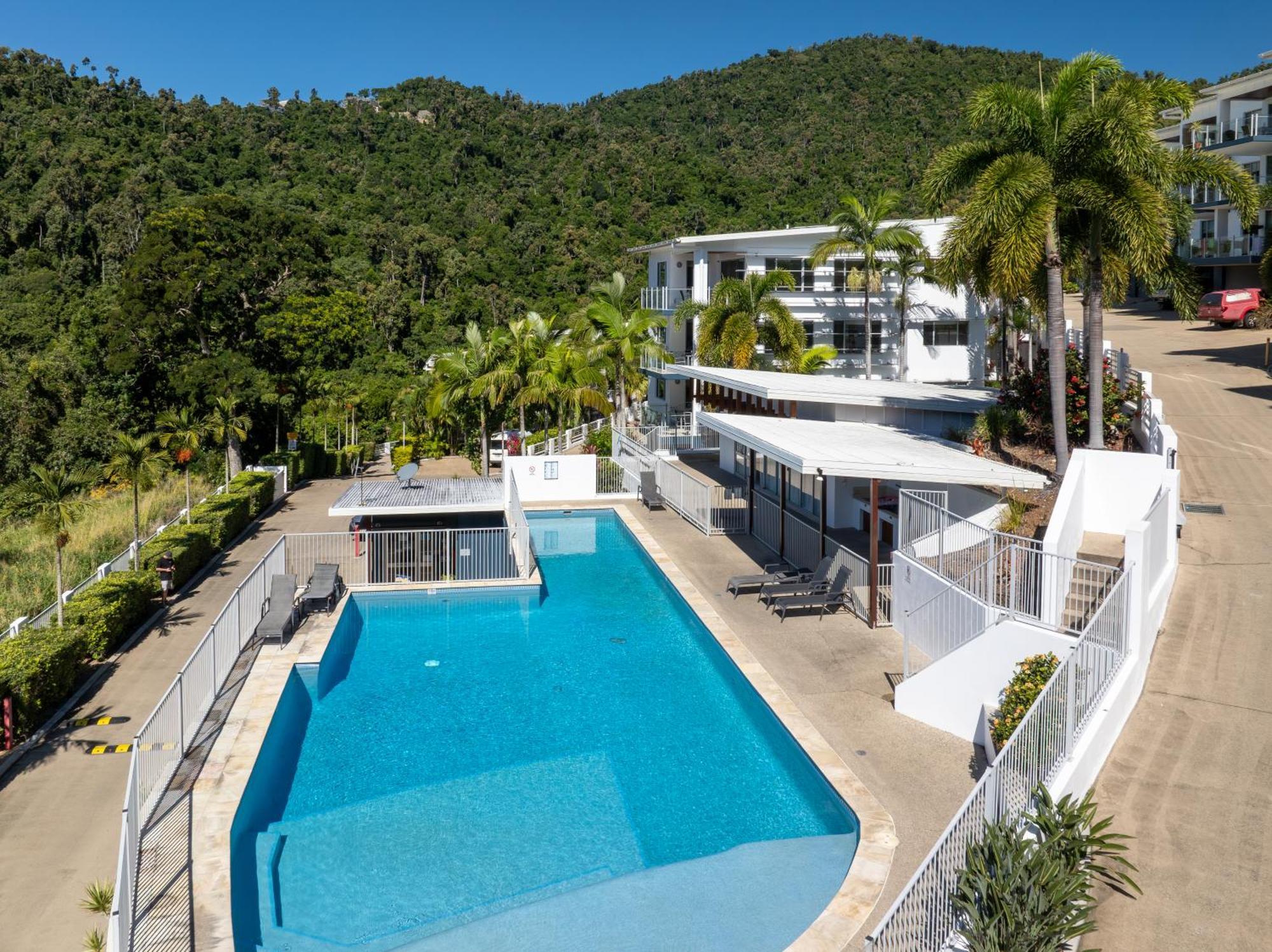 Airlie Summit Apartments Еърли Бийч Екстериор снимка