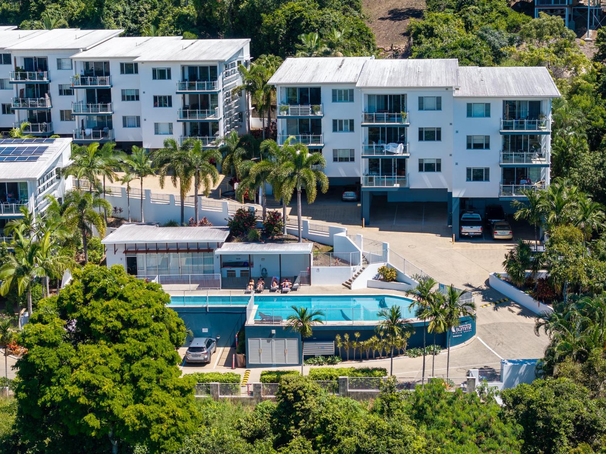 Airlie Summit Apartments Еърли Бийч Екстериор снимка