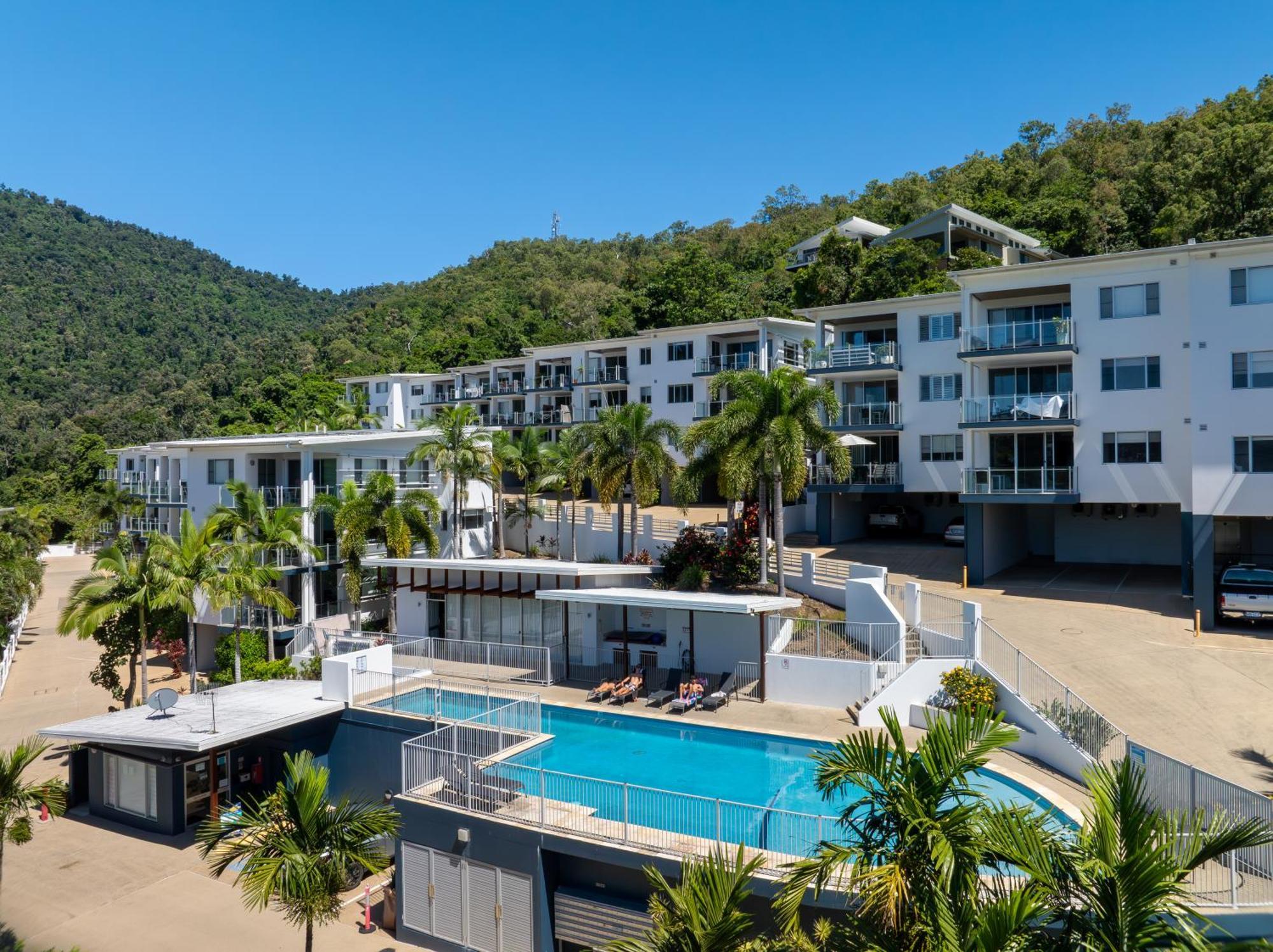 Airlie Summit Apartments Еърли Бийч Екстериор снимка
