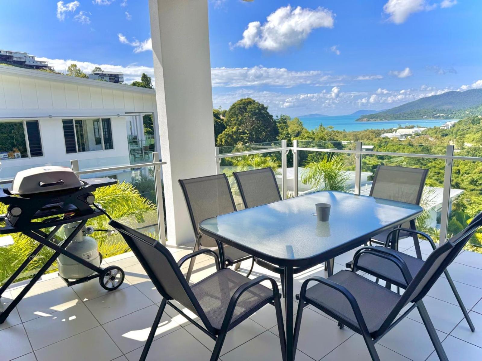 Airlie Summit Apartments Еърли Бийч Екстериор снимка